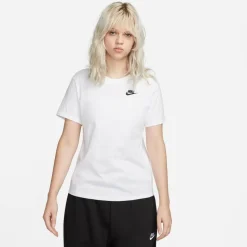 Nike - Women's Sportswear Club Essential - Funktionsshirt