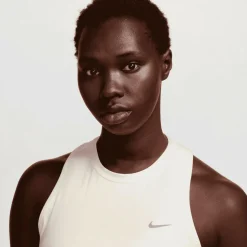 Nike - Women's Swift Dri-Fit Running Tank Top - Tank Top